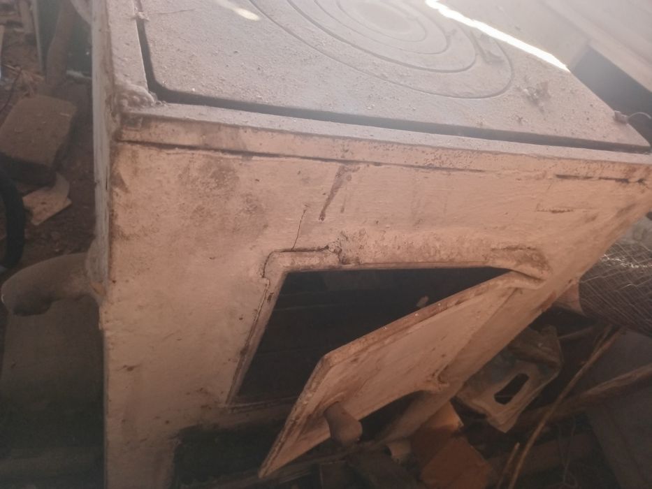 Металическая паровая печь.