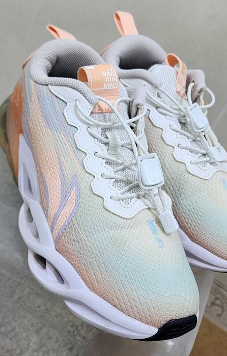 Кроссовки LiNing женские