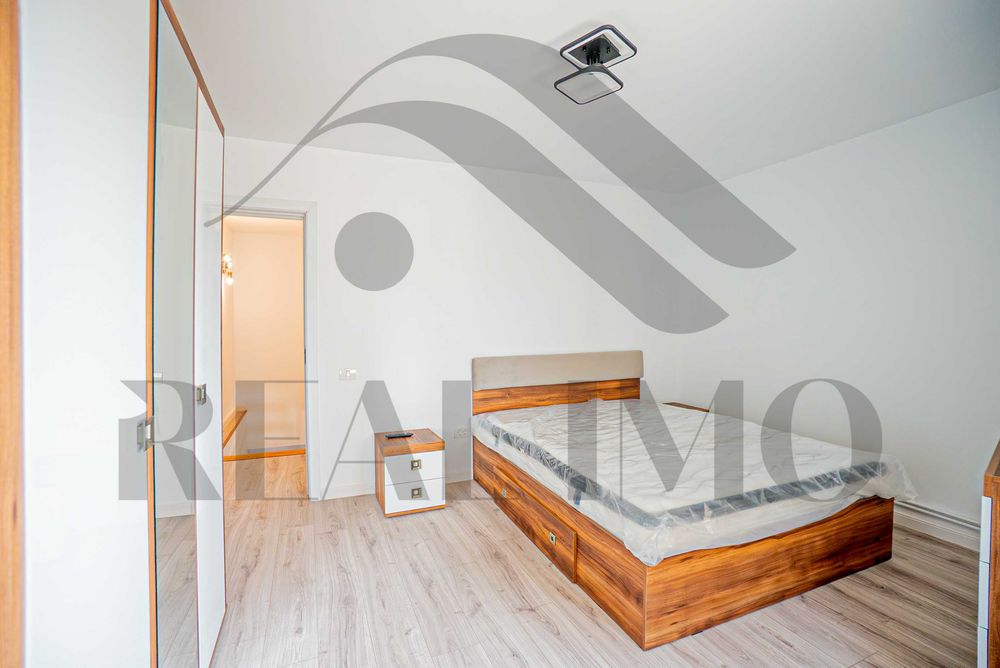 Duplex exclusivist în Piața Ovidiu | Vedere către Portul Turistic Tomis | Complet renovat în 2025
