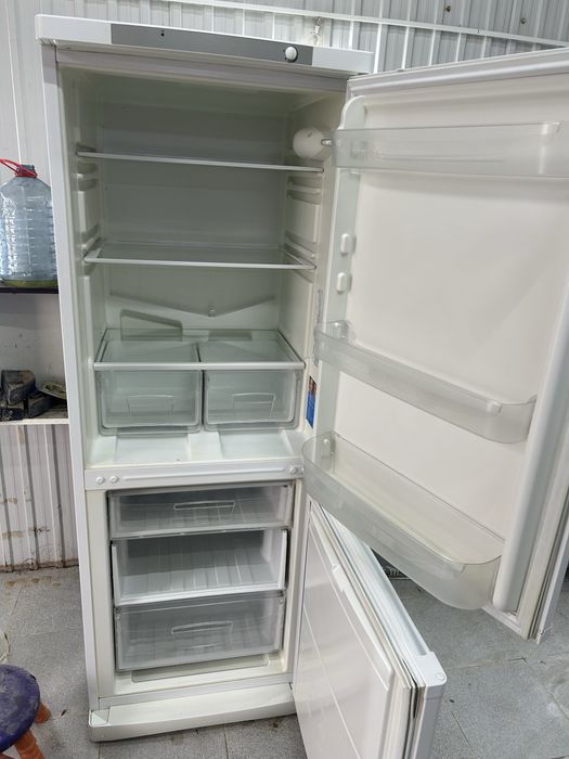 Продается Холодильник Indesit