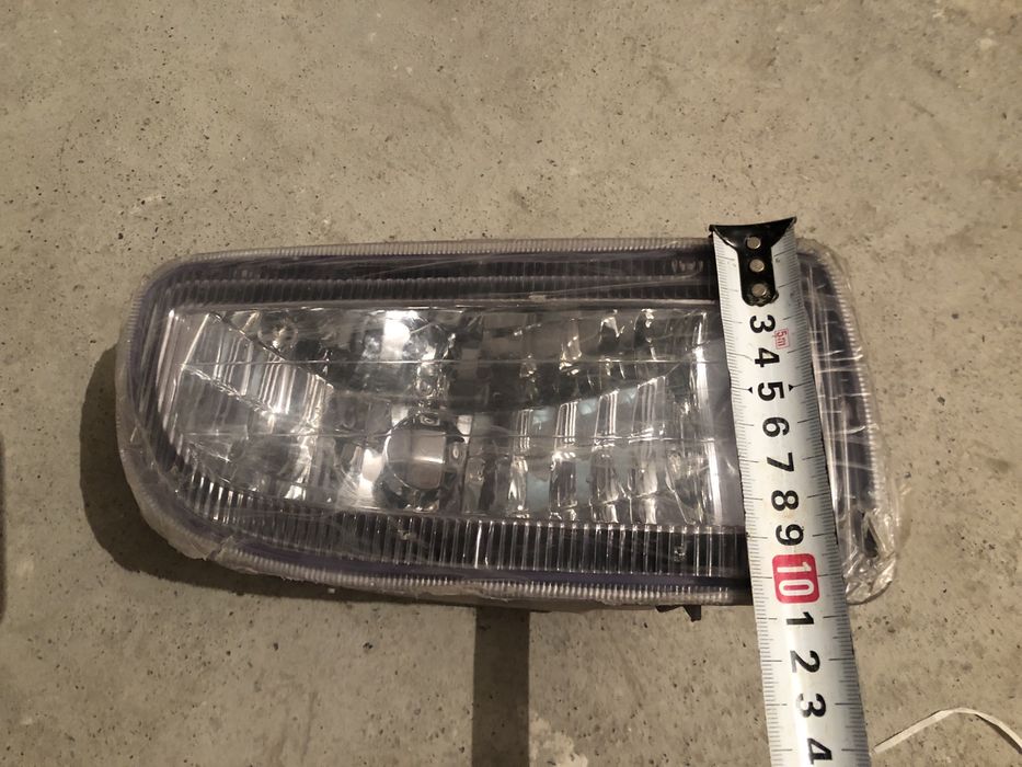 Противотуманные фары (противотуманки) универсальные