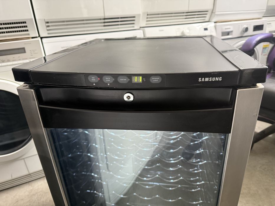 Хладилна витрина Samsung
