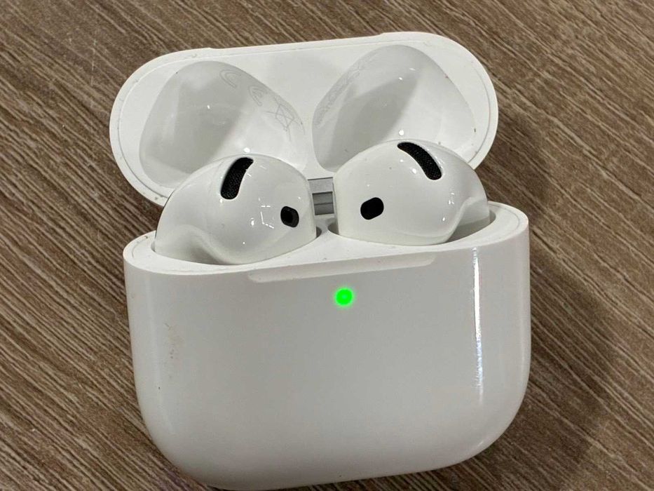 Безжични слушалки Apple - AirPods 4