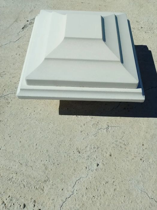 Vindem coame și palari pentru gard
