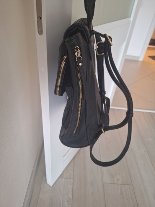 Продам кожаный рюкзак