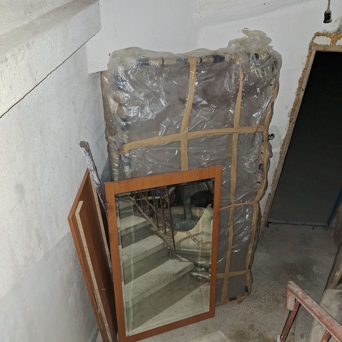 Подарявам матрак и  скрин със огледало