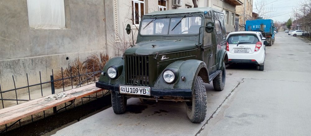 Gaz 69  sotiladi holati yaxshi