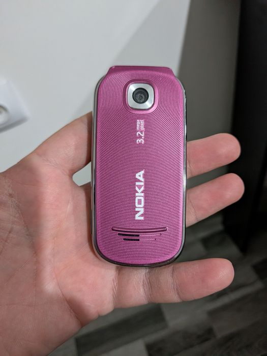 Două telefoane Nokia