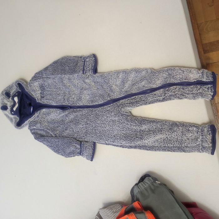 Vând combinezoane diferite dimensiuni