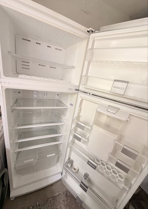 Frigider Beko cu dispersor apa