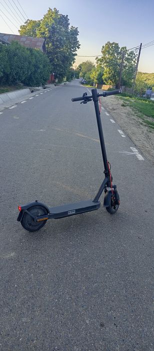 Vând Xiaomi elite nou