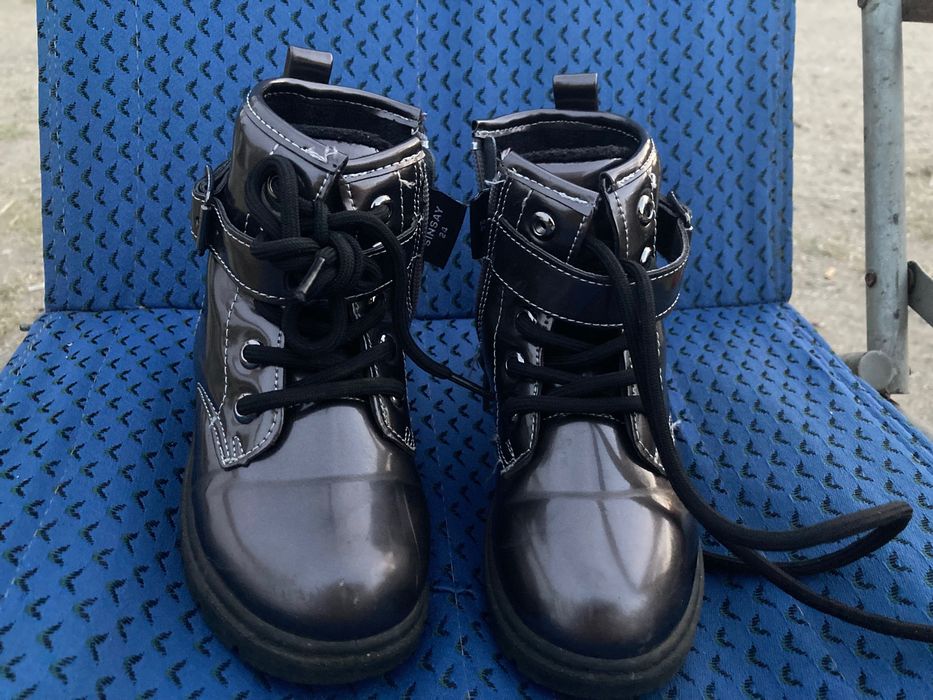 cizmulite fetita/nr24/40 lei negociabil