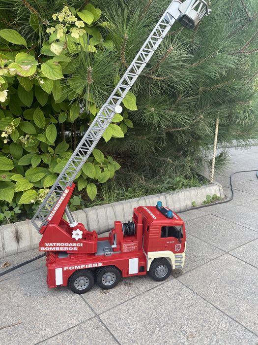 Пожарная машина Bruder