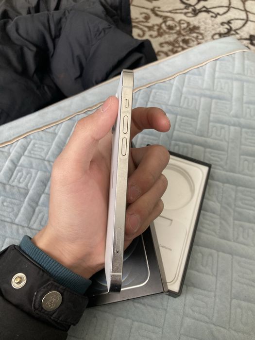 В продаже 12 про на 128 гб.