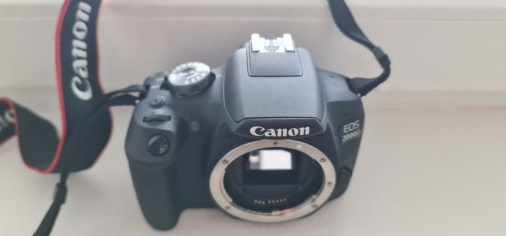 Aparat Foto Canon EOS2000