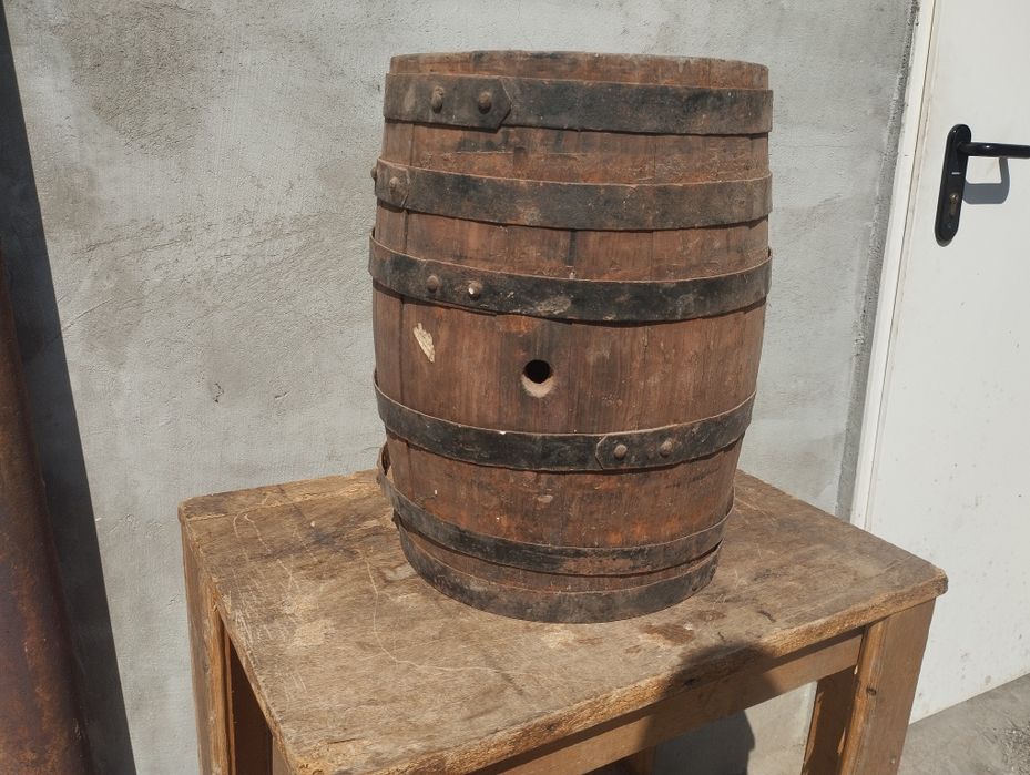 Малко дървено буре