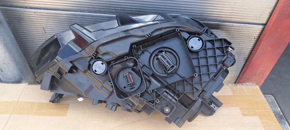 Far stanga full led Volkswagen Passat B8