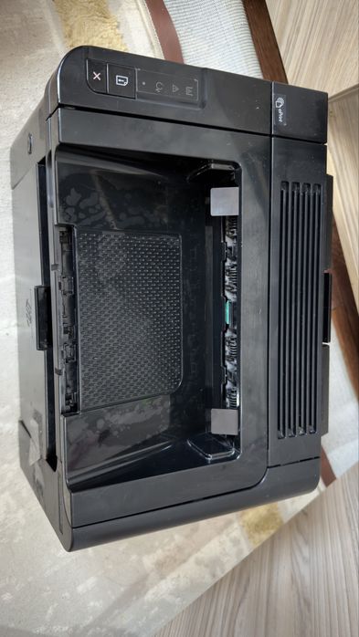 Продам принтер hp p1606dn