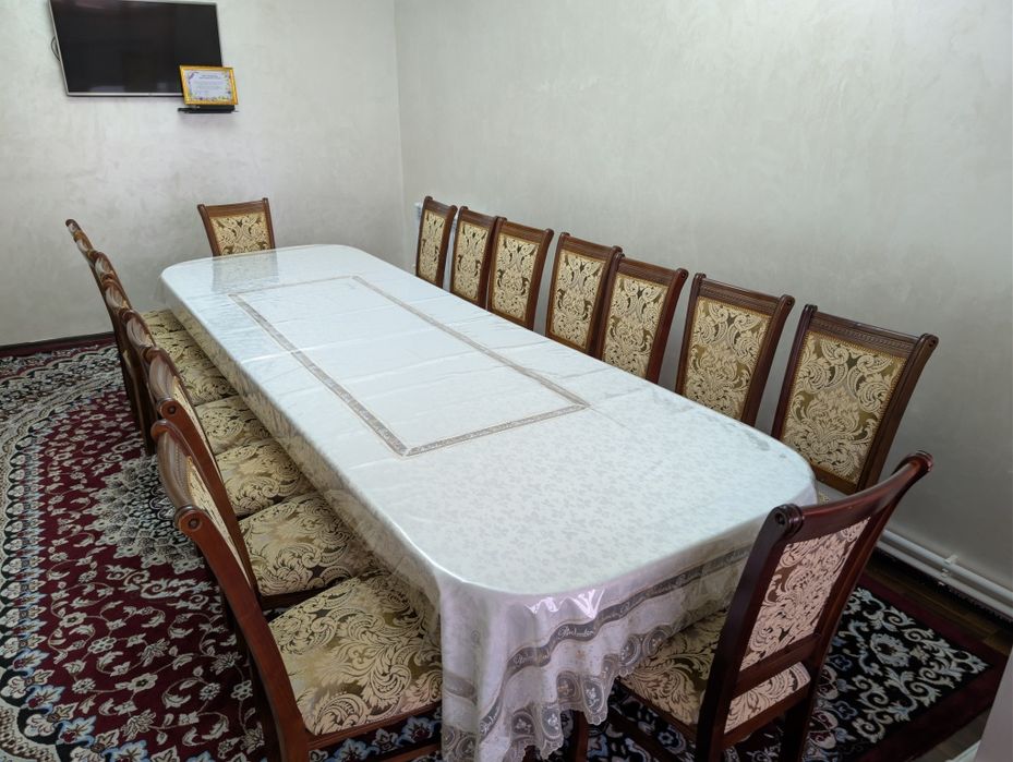 Стол и стулья , 3,65 м для 16 персон