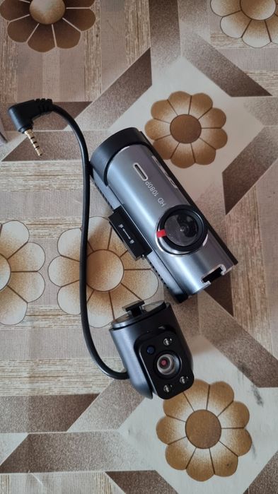 Camera de bord dubla