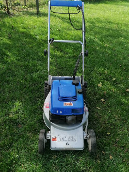 Masina de tuns  cu tractiune, Yamaha