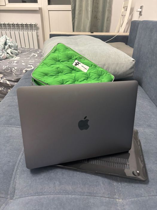 MacBook Pro A2338