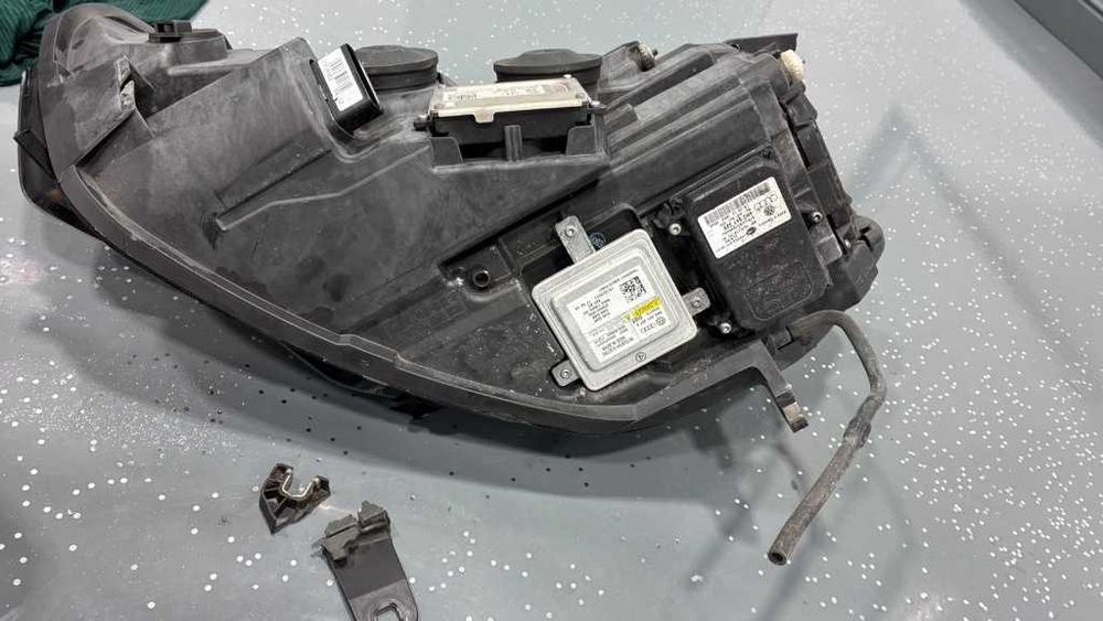 Set complet faruri Audi A6 C7 – Bi-Xenon