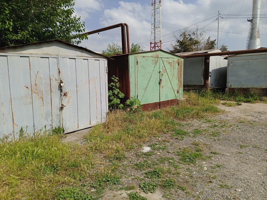 Гараж сотилади машина учун