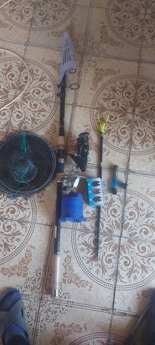 Продаю рыбаловный Снасти