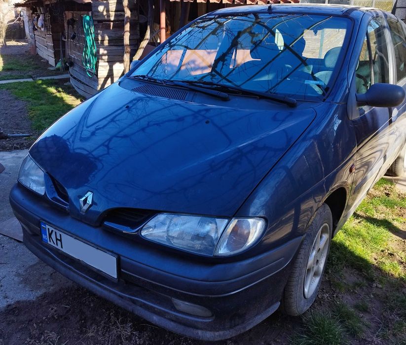 Автомобил Renault Scenic