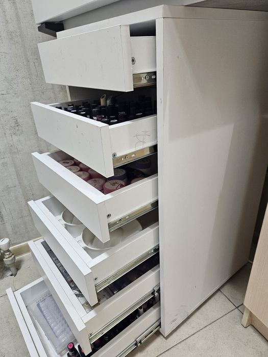 Продам маникюрный камод