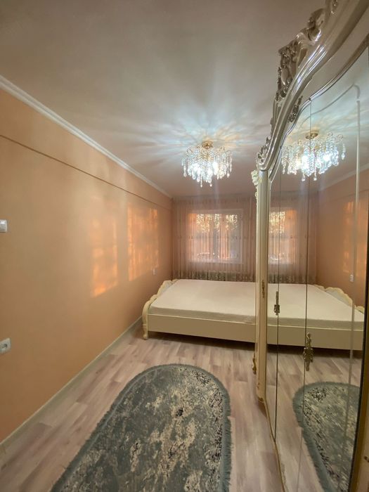 Трехкомнатная. Семь спальных мест.