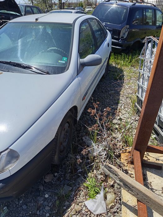 Рено лагуна 2.0 111 кс 1996 г на части