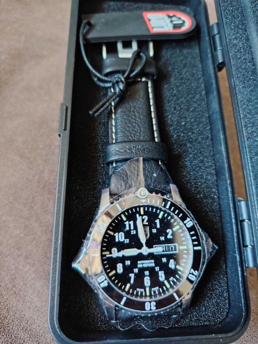 Часовник LUMINOX