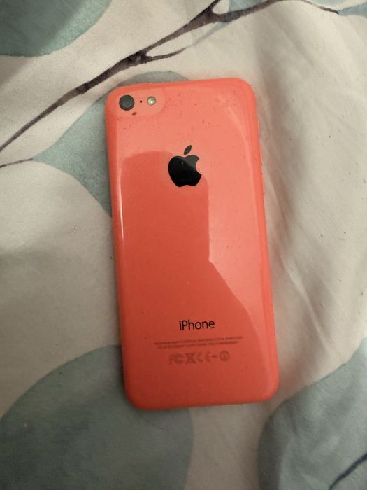 Iphone 5C в хорошем состоянии