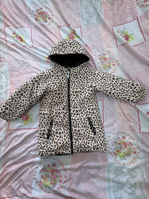 Продам куртку для девочки