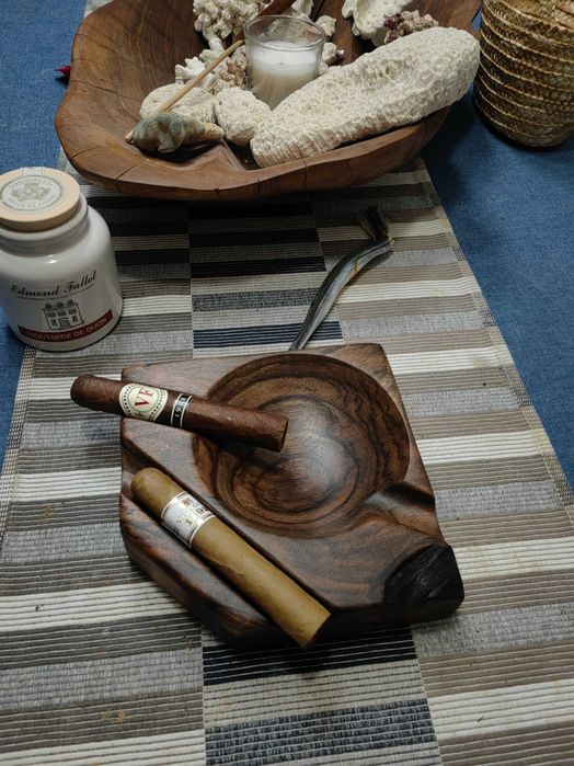 Арт пепелник за пури