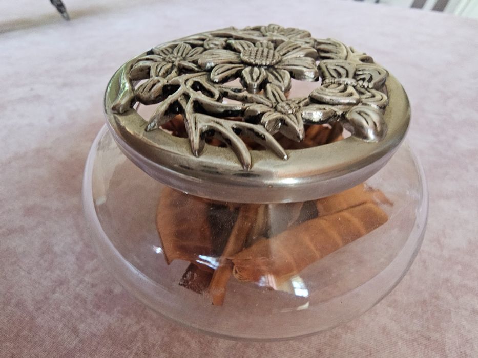 Красиви винтидж украси с красив викториански обков,.