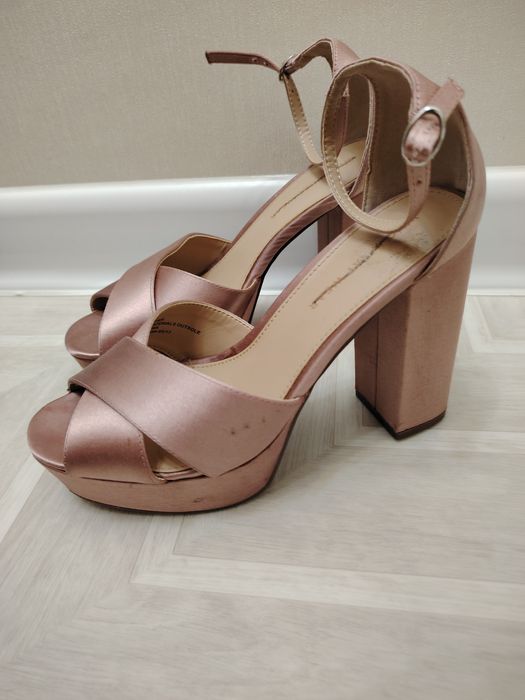 Босоножки женские