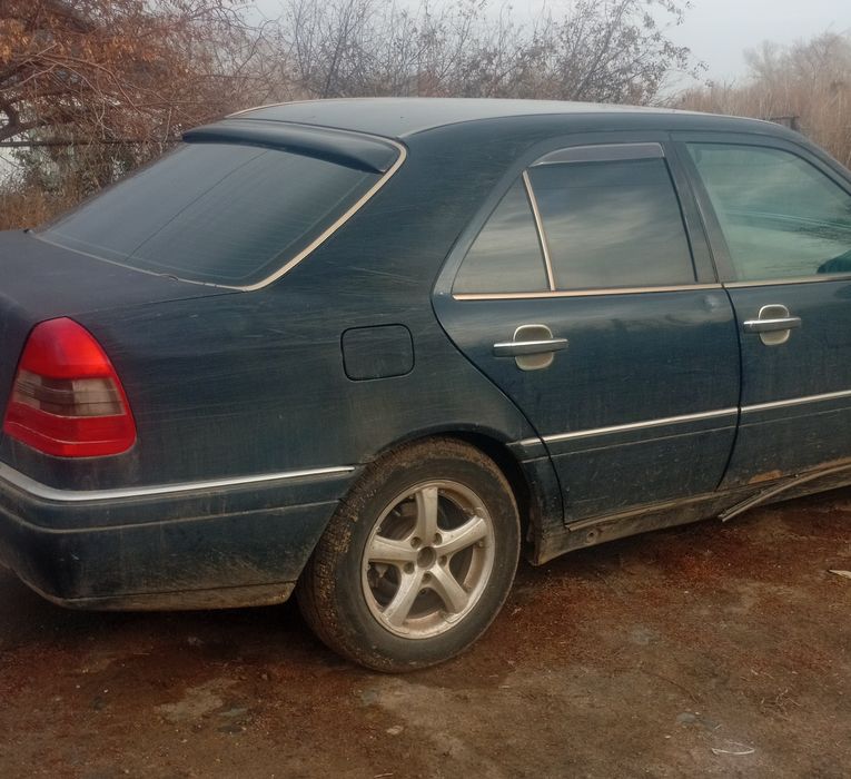 Продам Mercedes W202 - двигатель M111
