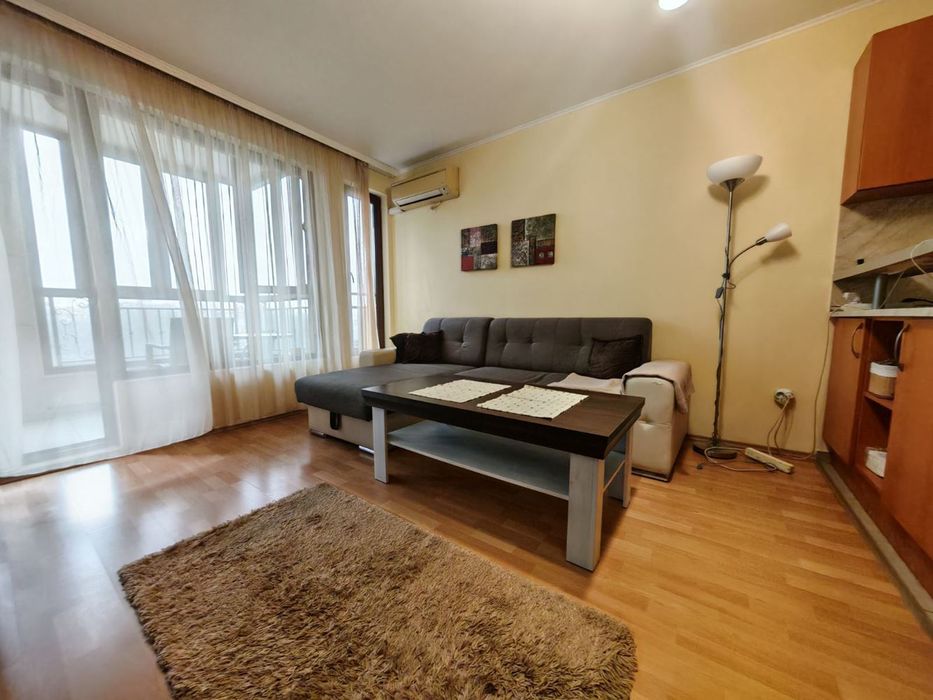 Продава се Двустаен апартамент в Бургас, Лазур - 77 кв.м за 1689 €/кв.м - Снимка #1