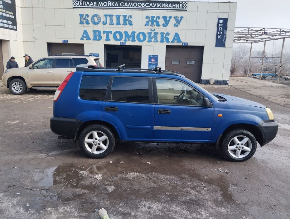 Продам машину  ниссан