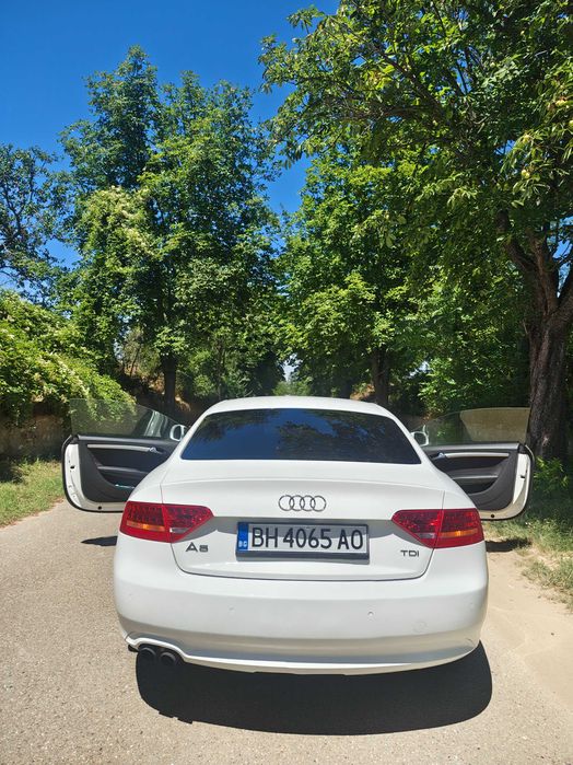 Vând Audi A5 coupe