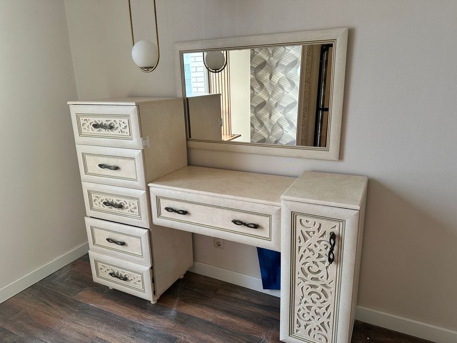 Продам спальний гарнитур 250000тг