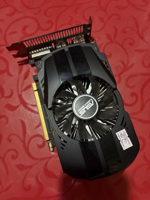 видеокарта ASUS  GTX 1050 3 ГБ.