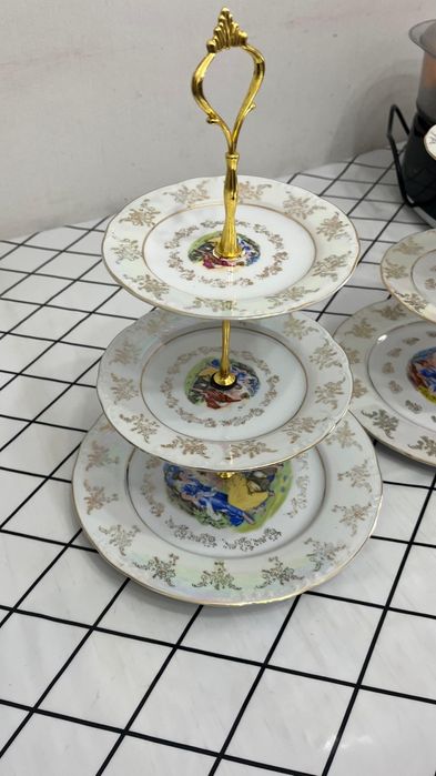 Фарфоровая этажерка 3 ярутсная