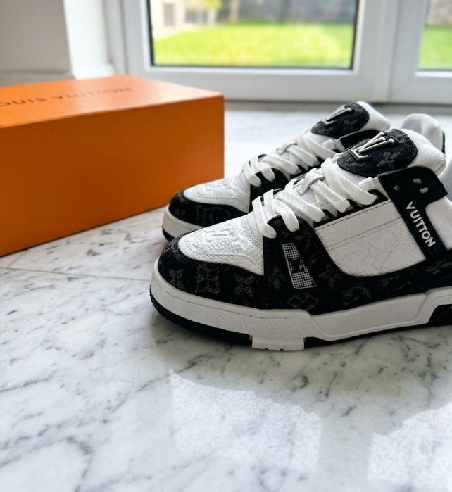 Adidasi LV Trainers Clasic - Negru-Alb - FULL BOX - Calitate PREMIUM