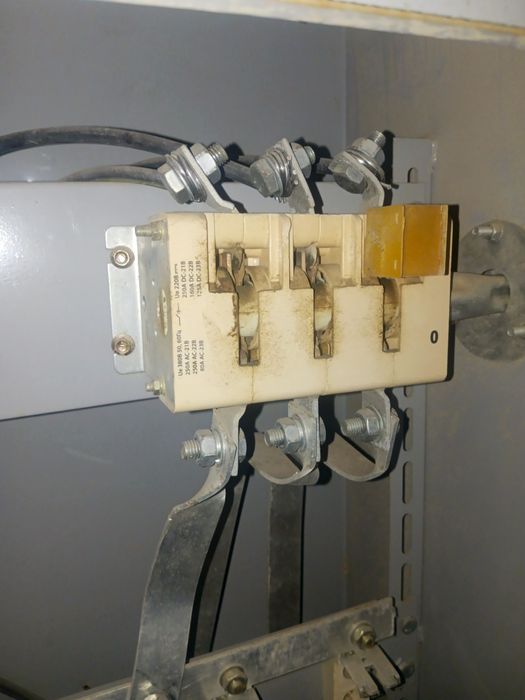 Продам распределительный шкаф .