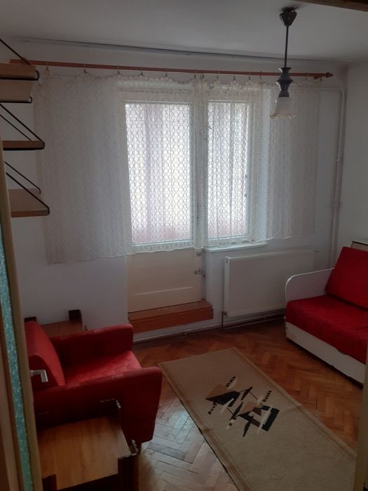 Apartament de inchiriat si o boxa la parterul blocului
