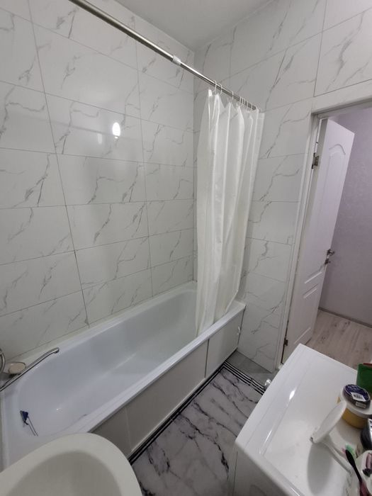 Продам 1,5ку за Драм.театром
